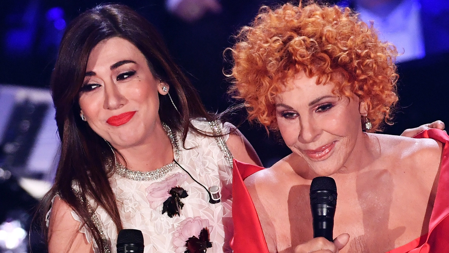 Sanremo 2019, Virginia Raffaele e Ornella Vanoni (LaPresse)