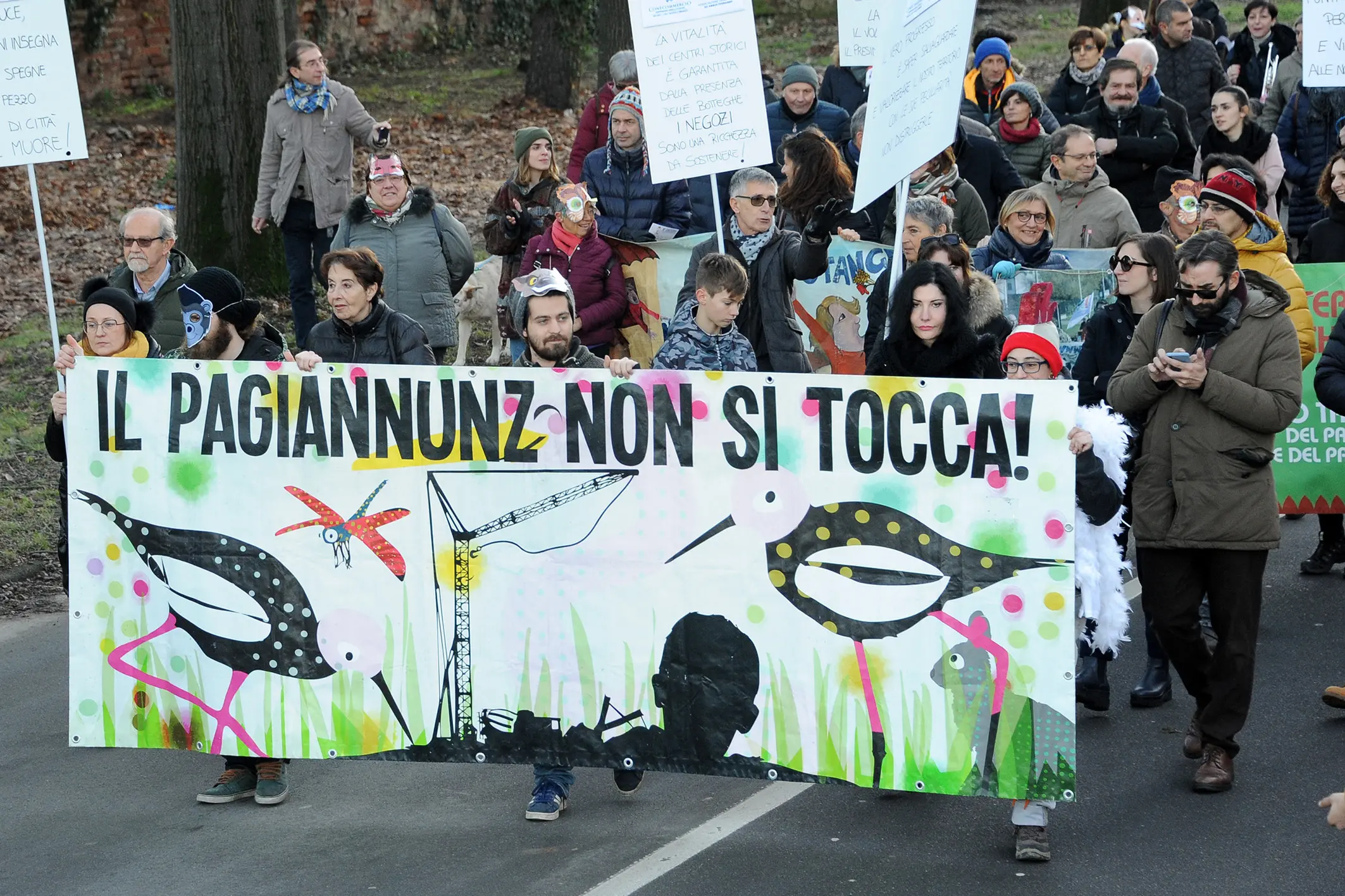 Pagiannunz, flash mob e consegna delle firme in municipio