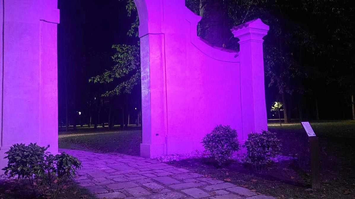 Ricerca contro il carcinoma, l’arco “Pispitia“ s’illumina di rosa Ricerca contro il carcinoma, l’arco “Pispitia“ s’illumina di rosa