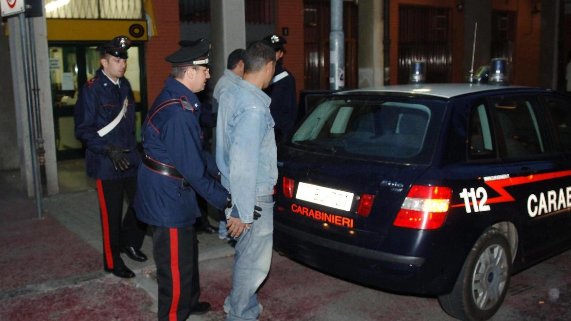 Picchiato e rapinato dal branco. Lo salva l’intervento dei carabinieri Picchiato e rapinato dal branco. Lo salva l’intervento dei carabinieri