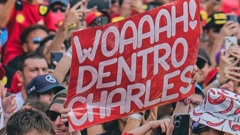 La carica dei tifosi della Rossa che oggi sognano la festa