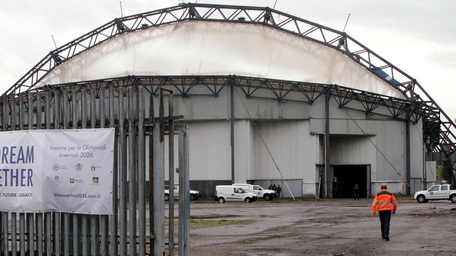 L’obiettivo del Comune è renderlo comunque una sede per i Giochi Milano-Cortina. L’assessore Riva in commissione. Per l’Agorà pronto il bando d’affidamento.