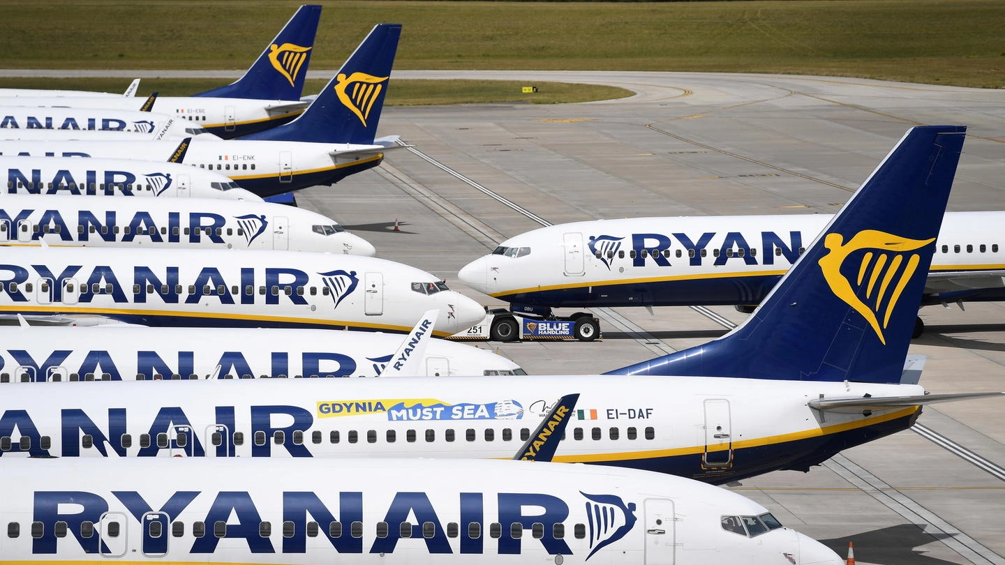 Gli aerei di Ryanair a terra