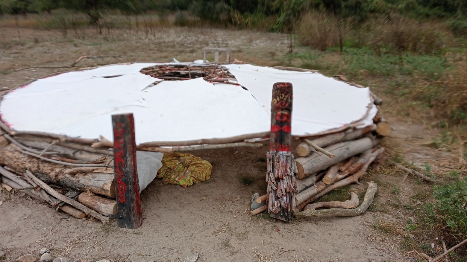 L'installazione dell'artista lodigiano vicina al fiume Adda di Boffalora D'Adda L'installazione dell'artista lodigiano vicina al fiume Adda di Boffalora D'Adda