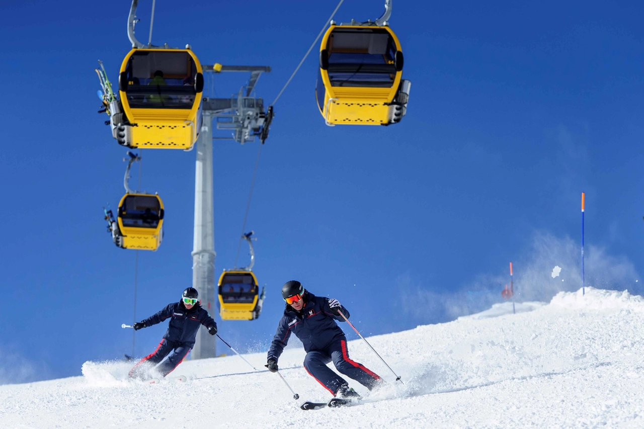 Sciatori a Livigno (Anp)