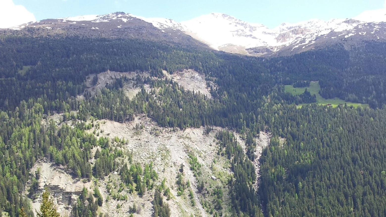 Ruinon, il gigante si muove. La pioggia insistente  fa tornare l’allerta in Valfurva