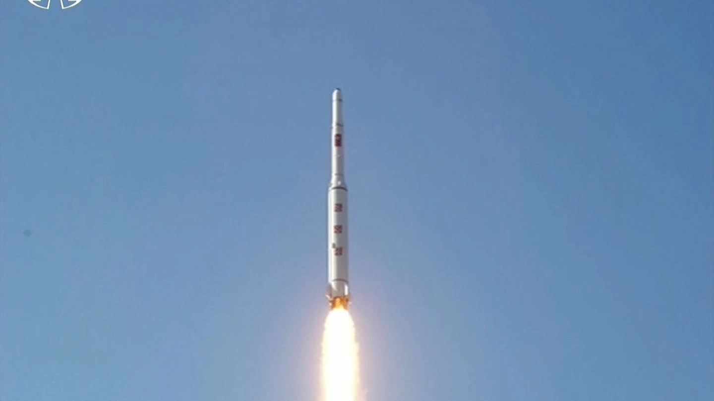 Un missile lanciato dalla Corea del Nord (AFP)