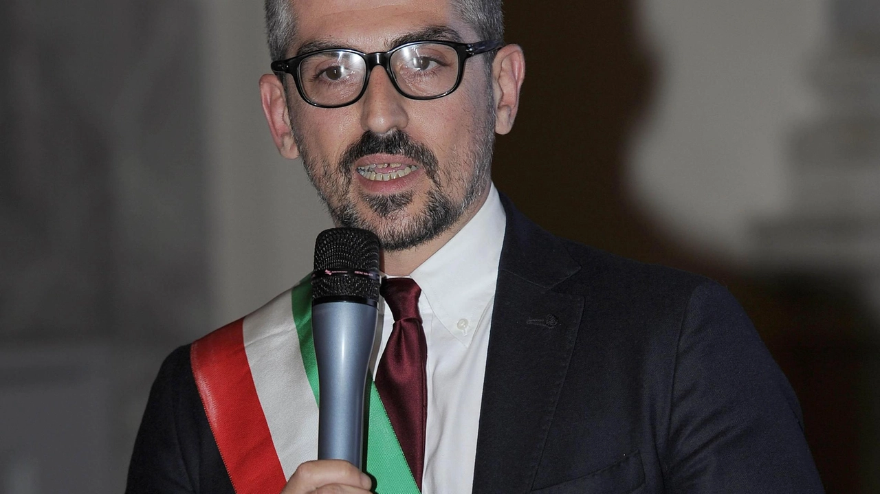 La lista della spesa ai dipendenti: Mantova, il sindaco nega tutto