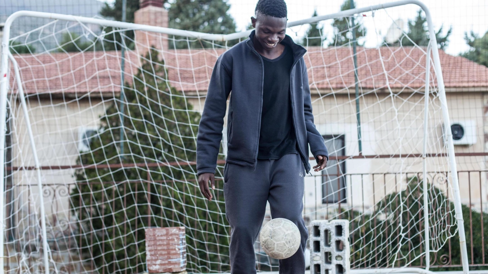 Dal calcio al doposcuola  Il progetto del Csi  per i giovani stranieri  di piazzale Selinunte