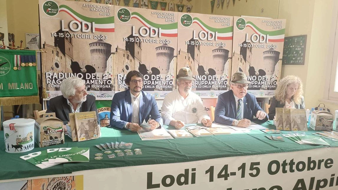 L’invasione degli Alpini: "Tra le gente, per la gente" L’invasione degli Alpini: "Tra le gente, per la gente"