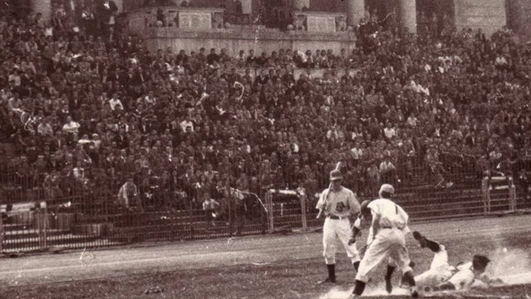 Immagine storica di baseball all'Arena di Milano