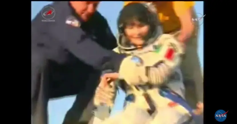 Astrosamantha è atterrata, Pisapia: "Bentornata sulla Terra, ti aspettiamo a Milano"