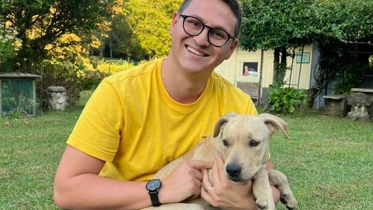 Il sindaco di Barasso, Lorenzo Di Renzo Scolari, e il cane Giotto Il sindaco di Barasso, Lorenzo Di Renzo Scolari, e il cane Giotto