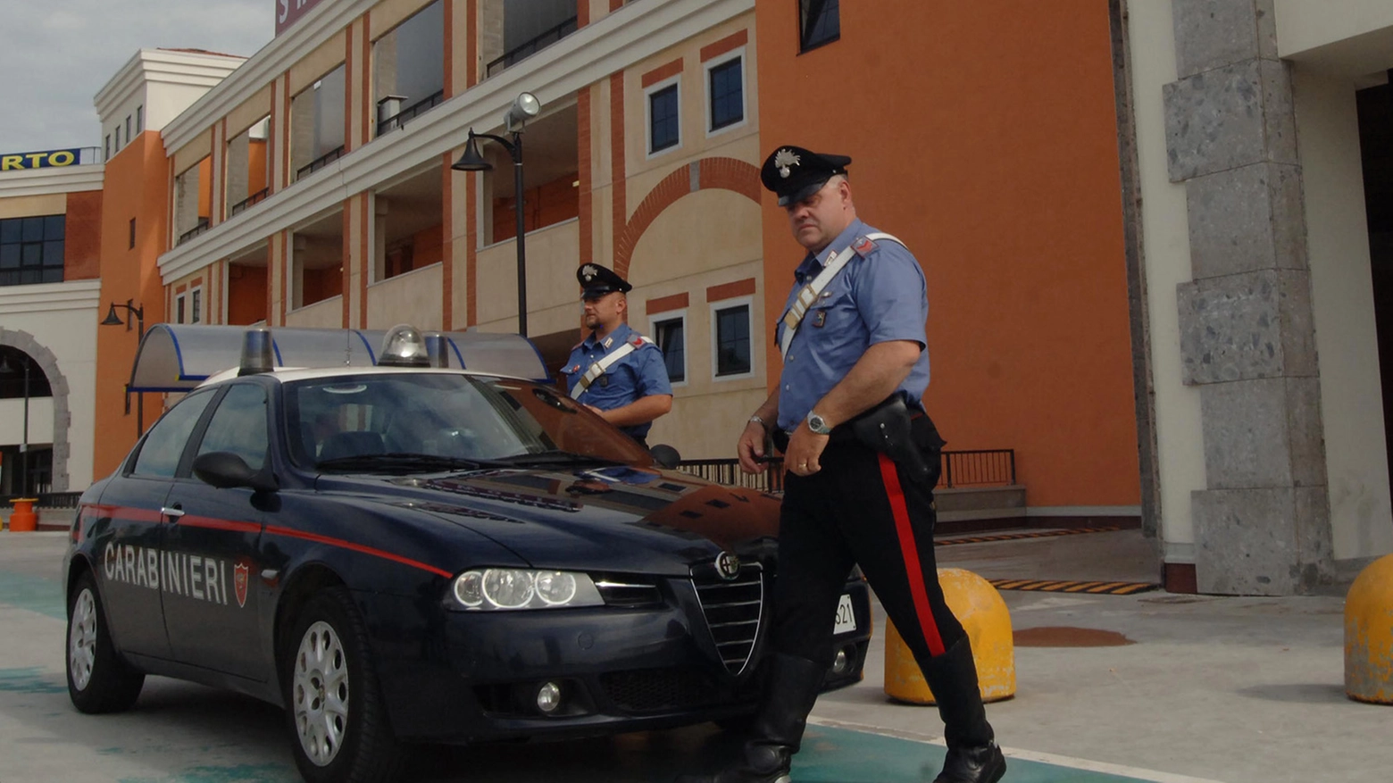 Indagano i carabinieri Indagano i carabinieri