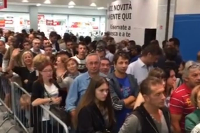 Aperto 'Elnòs Shopping center' (Facebook)
