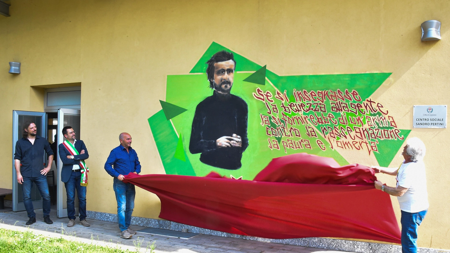 Doppia inaugurazione Casa del volontariato e un murale dedicato a Peppino Impastato Doppia inaugurazione Casa del volontariato e un murale dedicato a Peppino Impastato