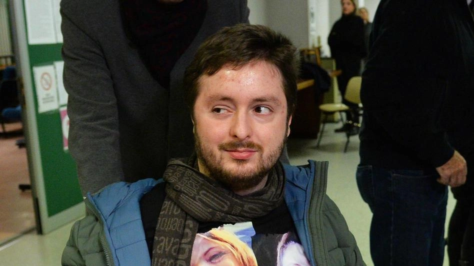 Sopravvissuto al papà omicida. Premio a Nicolò Sopravvissuto al papà omicida. Premio a Nicolò