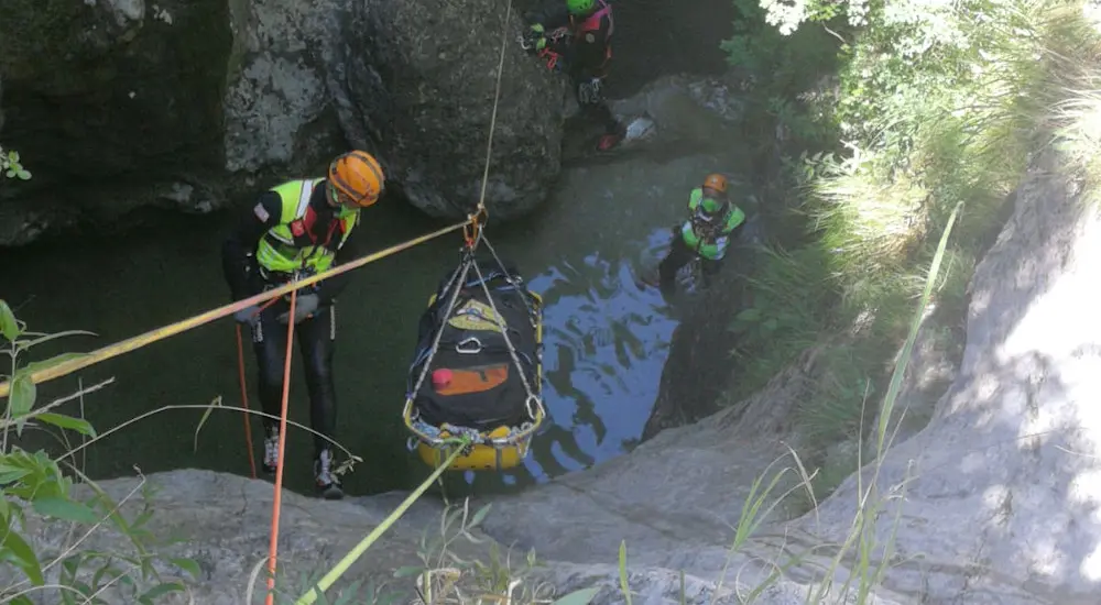 Valmadrera, il soccorso in forra: i tecnici del Cnsas a lezione nel torrente Moregge