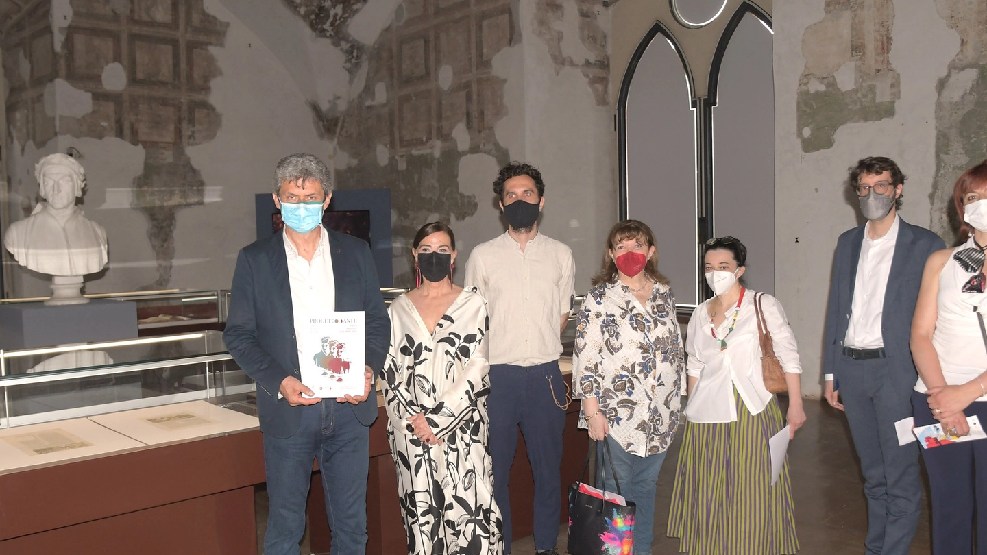 Progetto Dante: apre la mostra al castello visconteo Progetto Dante: apre la mostra al castello visconteo