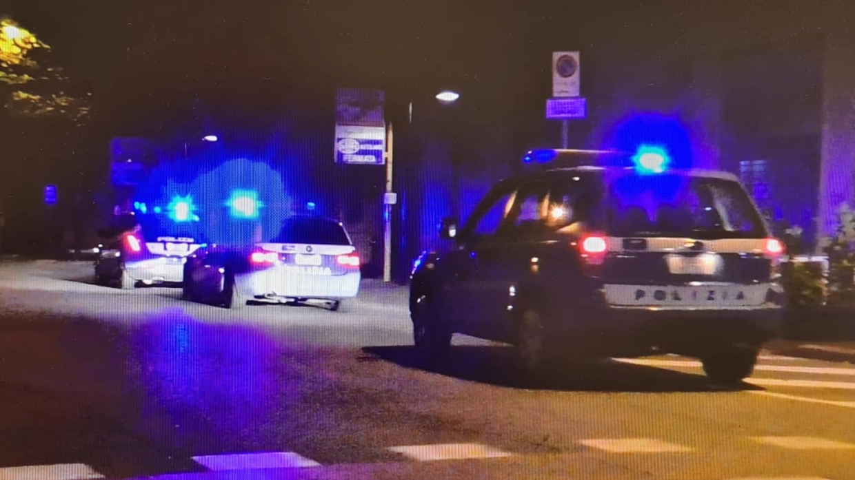 La polizia è intervenuta e sono scattate le manette per i tre