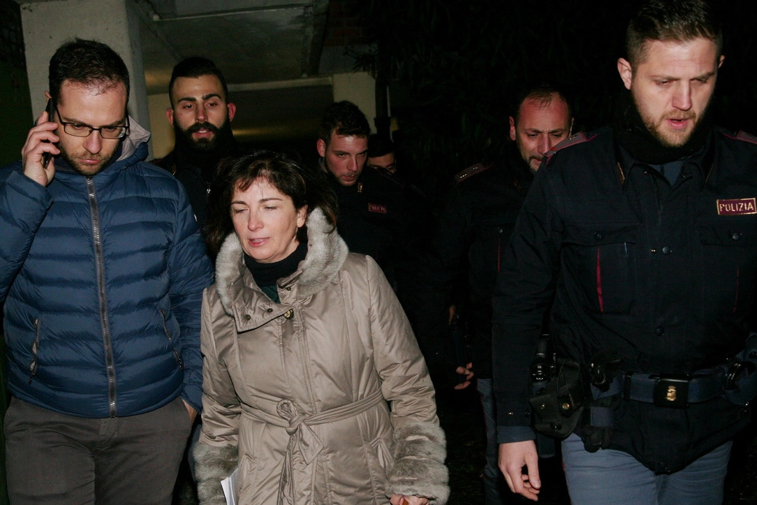 Il magistrato Letizia Mannella all’arrivo nell’appartamento della vittima in via Bagarotti 44, in zona Baggio