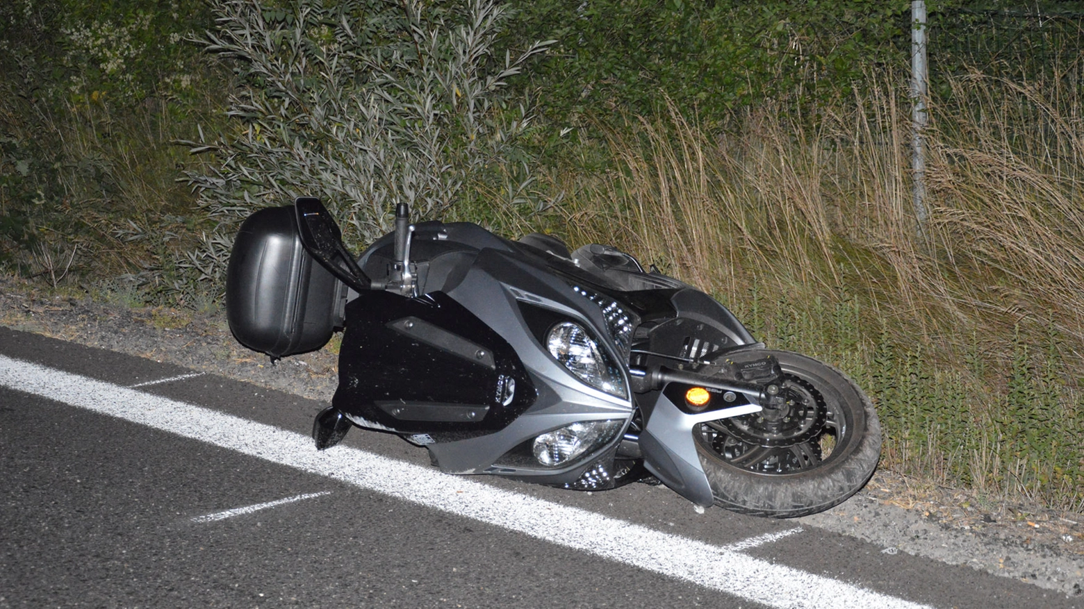 Lo scooter dopo l'incidente a Giussano