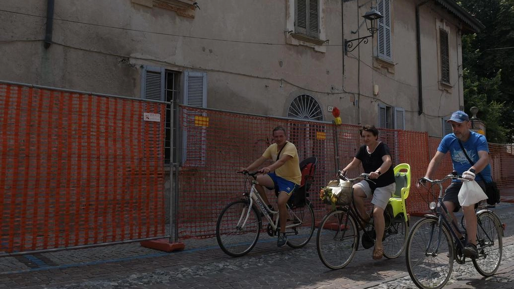 Il cantiere regala le prime sorprese. In programma una serata di studi .