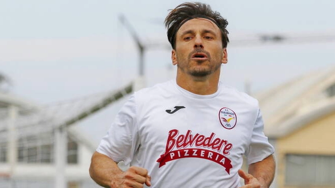 Parabiago, bomber Sacchi: a 50 anni 499 gol in carriera