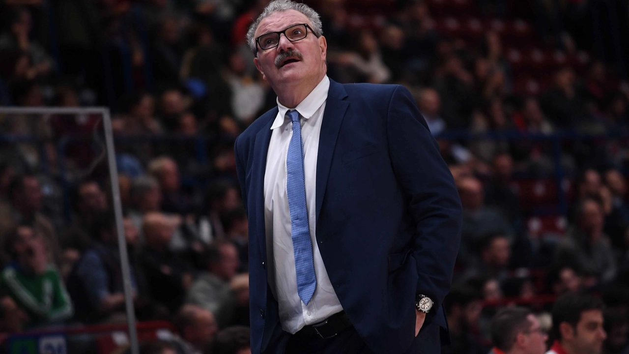 Basket, Meo Sacchetti riparte da Cantù: contratto biennale