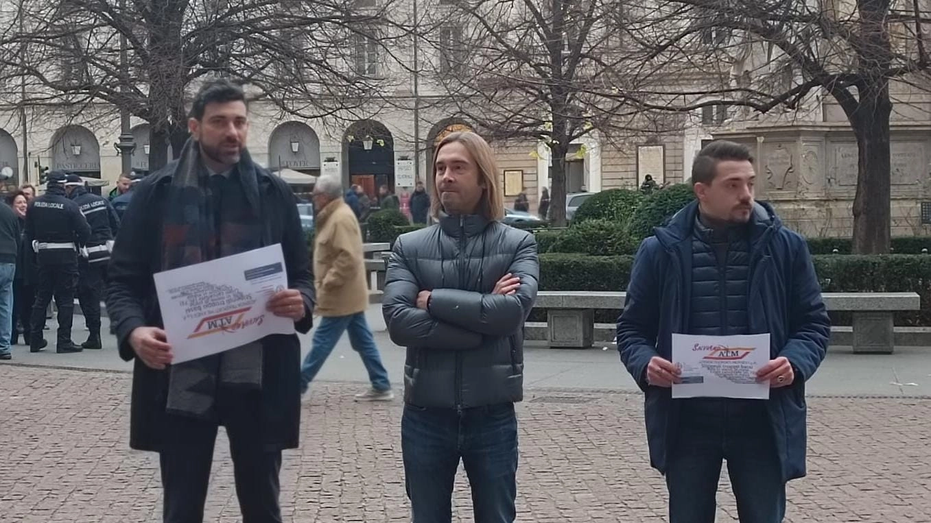 Protesta dei conducenti ATM davanti a Palazzo Marino
