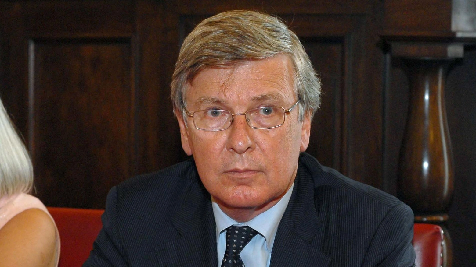 Peculato con i fondi di Forza Italia. Paolo Romani patteggia due anni Peculato con i fondi di Forza Italia. Paolo Romani patteggia due anni