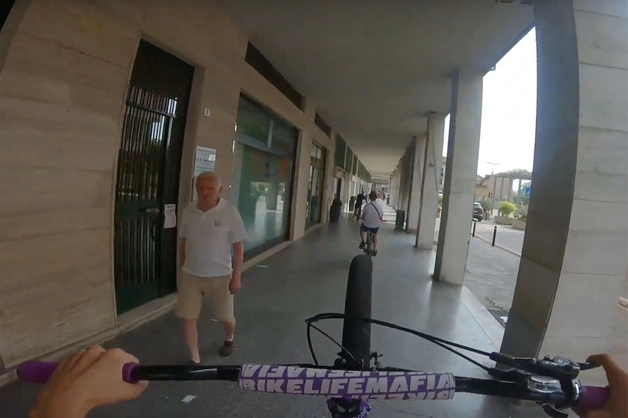 immagine di sfondo 4