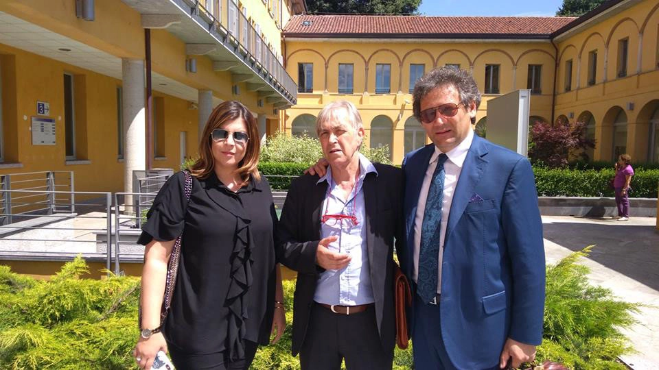 Sergio Bramini (al centro) con gli avvocati Monica Pagano e Biagio Riccio in Procura a Mon