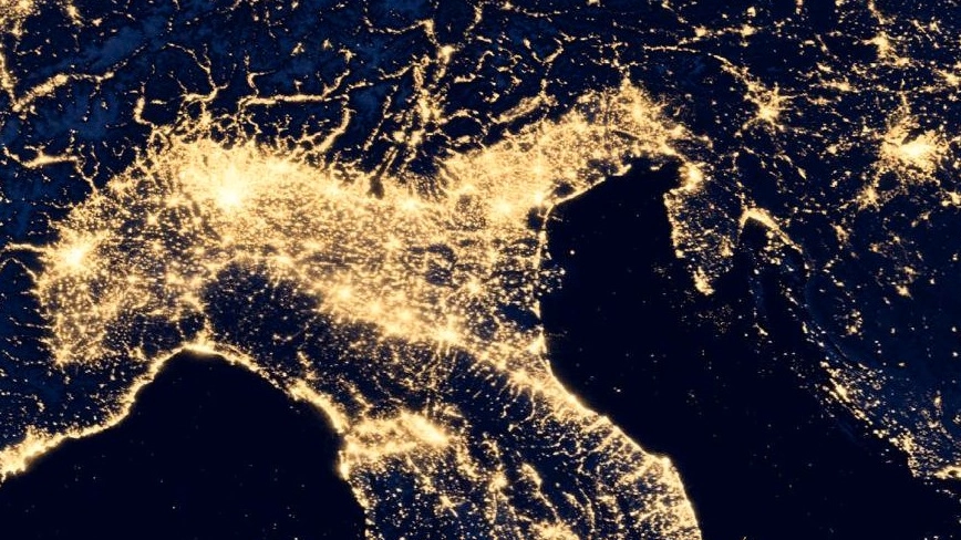 Le luci del Nord Italia vista dal satellite