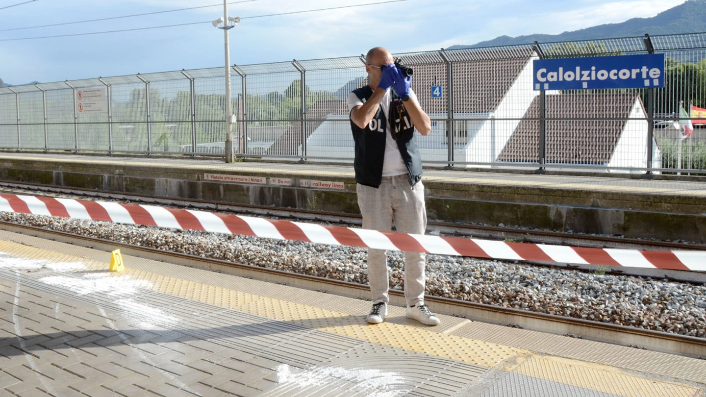 Rilievi in stazione a Calolziocorte Rilievi in stazione a Calolziocorte