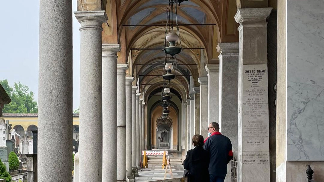 Il Pd: degrado al cimitero Giunta inerte Il Pd: degrado al cimitero Giunta inerte