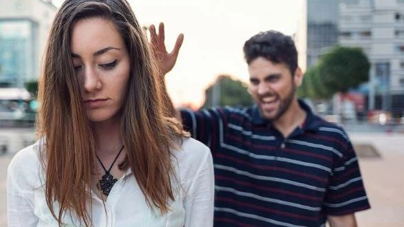 Condannati per catcalling "Ragazza preda da ghermire" Condannati per catcalling "Ragazza preda da ghermire"
