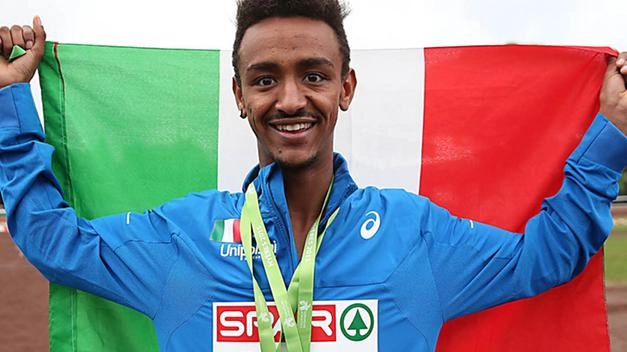 Dopo 18 anni il portacolori delle Fiamme Oro ha fatto ritornare l'Italia sul podio della classica gara di corsa campestre. Terzo il tunisino Jhinaoui