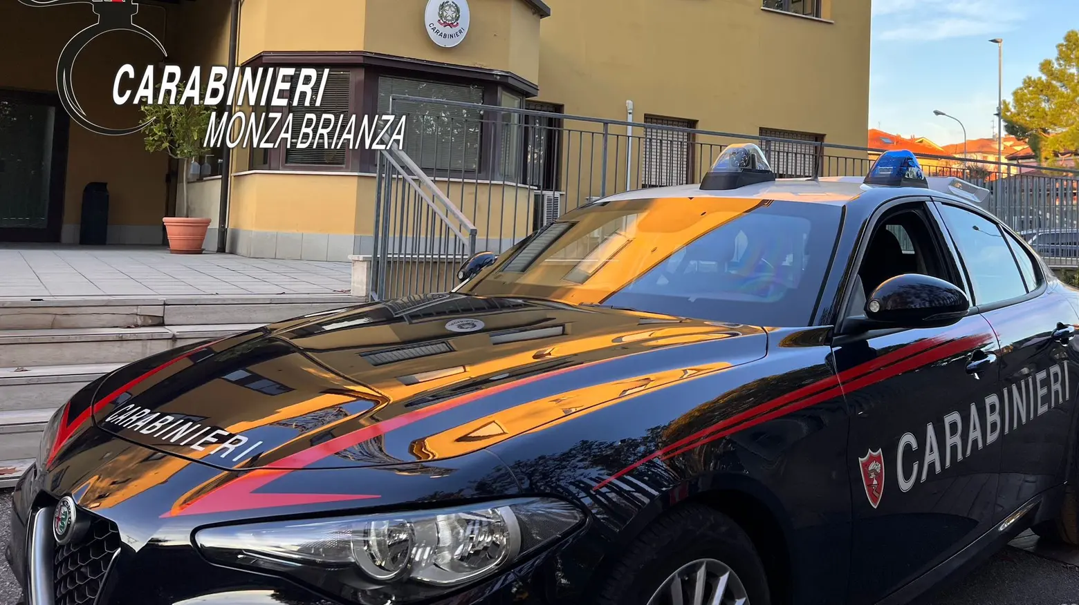 I carabinieri di Vimercate hanno ricevuto la visita del 35enne I carabinieri di Vimercate hanno ricevuto la visita del 35enne