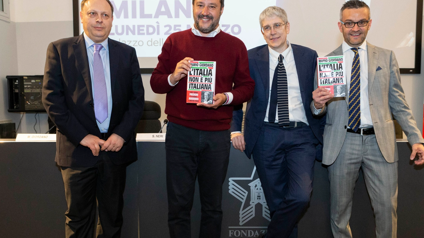 Da sinistra: Sandro Neri, Matteo Salvini, Mario Giordano e Stefano Bolognini