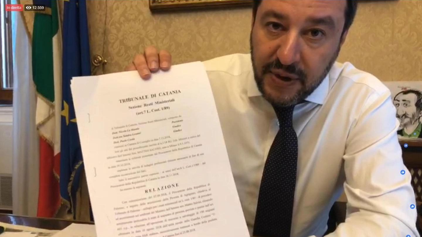 Un fermo immagine della diretta Facebook di Salvini (Ansa)