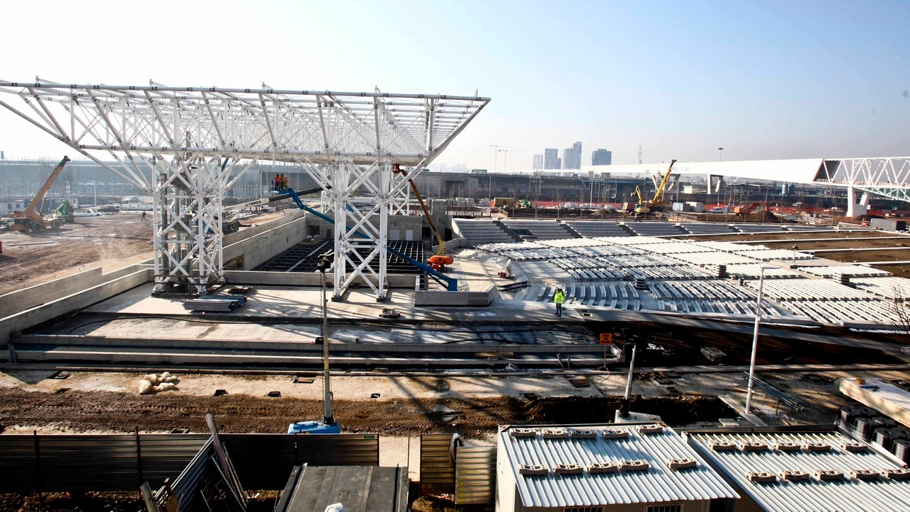 CANTIERE I lavori di costruzione sul sito di Rho-PeroNeri - cantiere di Expo Milano 2015 teatro
