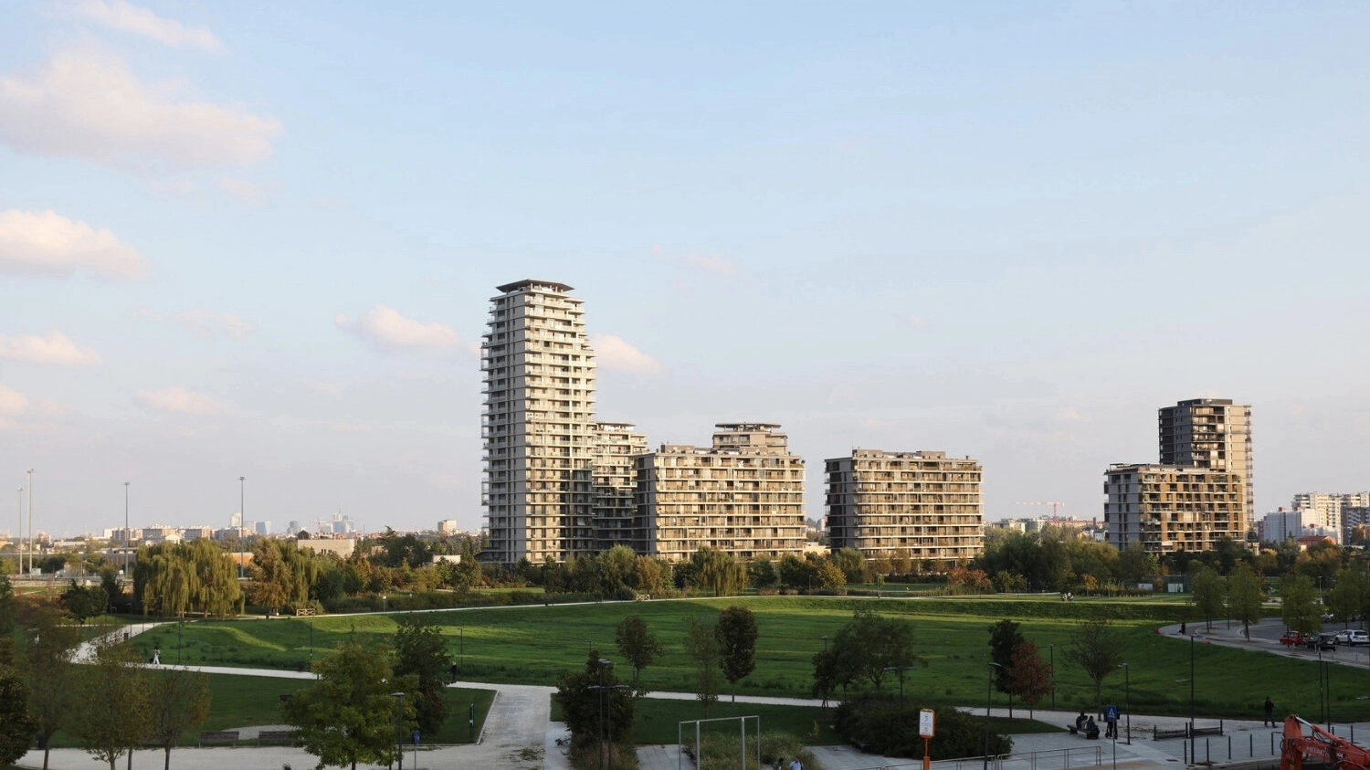 A pochi giorni dall’inaugurazione (15 novembre), sono ancora aperte circa 300 assunzioni in vista dell’apertura del nuovo centro commerciale a Cascina Merlata, in pieno periodo natalizio