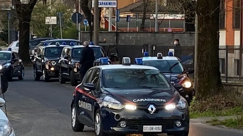 Folle inseguimento dal Pavese al Lodigiano: fermato 37enne alla guida senza patente