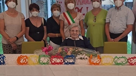 

Nonna Giovanna a Castellanza al traguardo delle 101 candeline