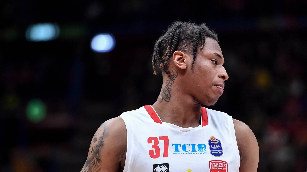 Il giocatore della Varese Pallacanestro Leonardo Okeke Il giocatore della Varese Pallacanestro Leonardo Okeke