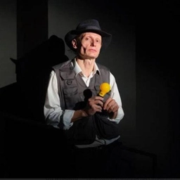 Tributo a Beuys, l’artista sciamano. Le “Controimmagini“ della sua vita