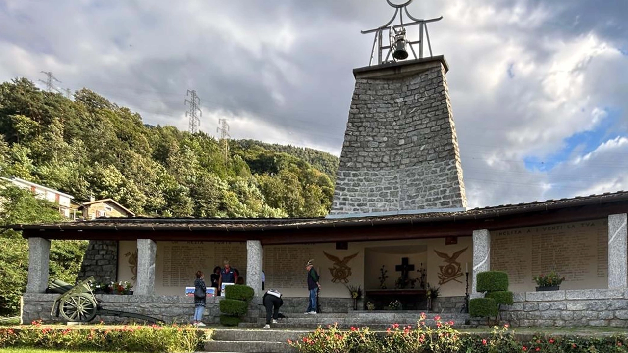 Il Tempietto degli alpini, che domina la città, ora è raggiungibile da tutti Il Tempietto degli alpini, che domina la città, ora è raggiungibile da tutti