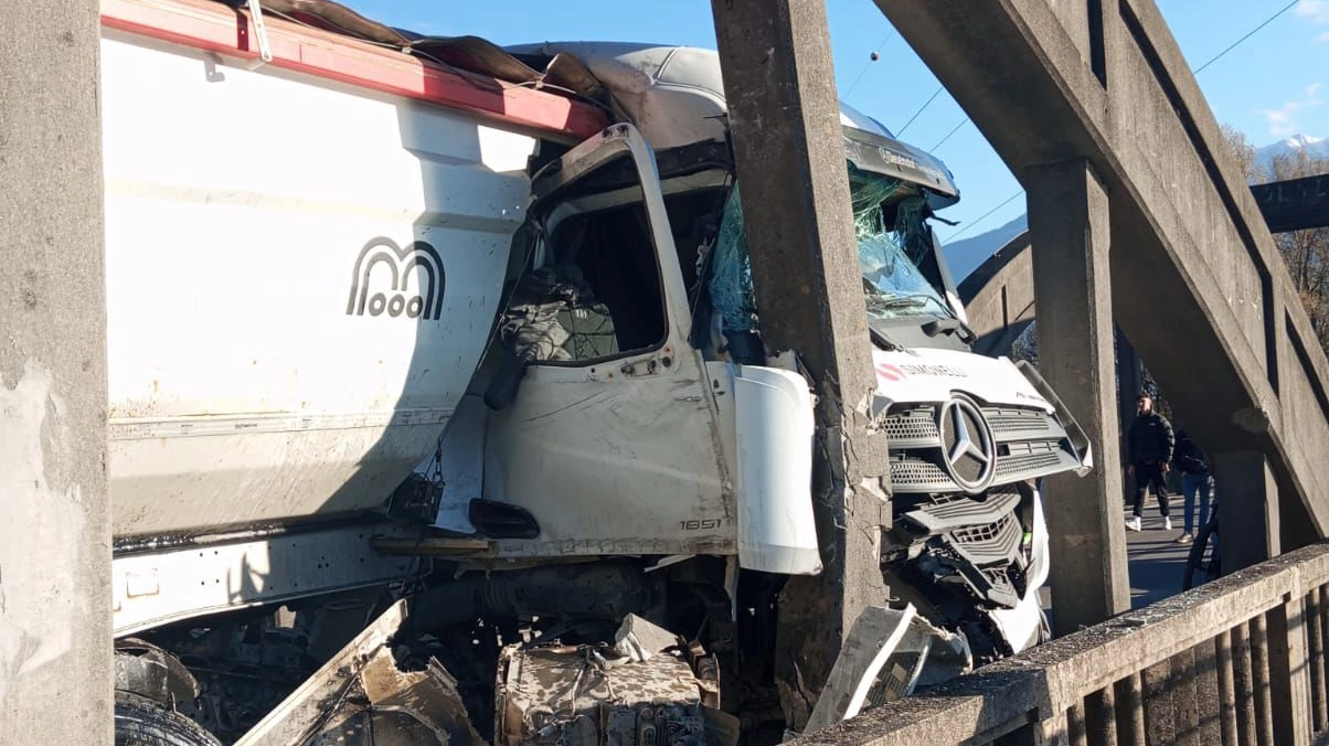 Il recente incidente avvenuto a Sorico sul Ponte del Passo Il recente incidente avvenuto a Sorico sul Ponte del Passo