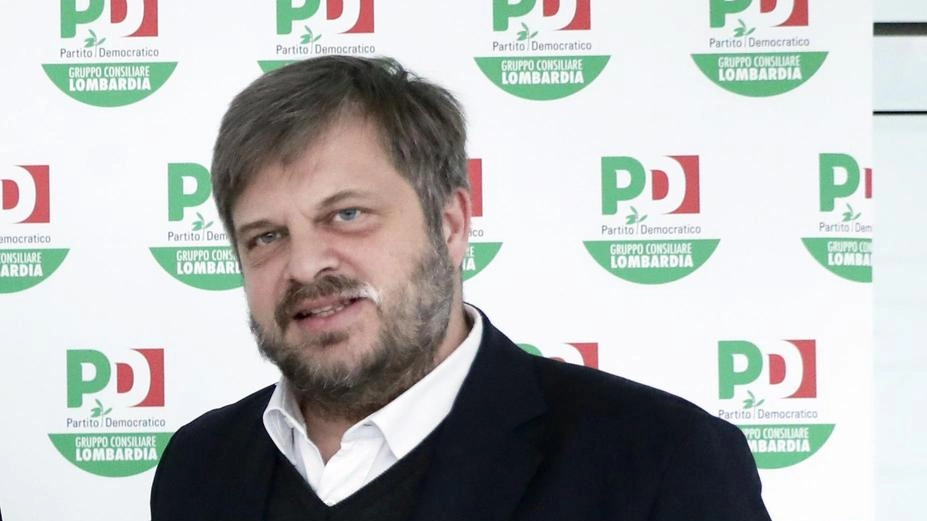 "No ad una politica delle piccole mance, sì ad investimenti per il rilancio della Lombardia e a politiche per la... "No ad una politica delle piccole mance, sì ad investimenti per il rilancio della Lombardia e a politiche per la...